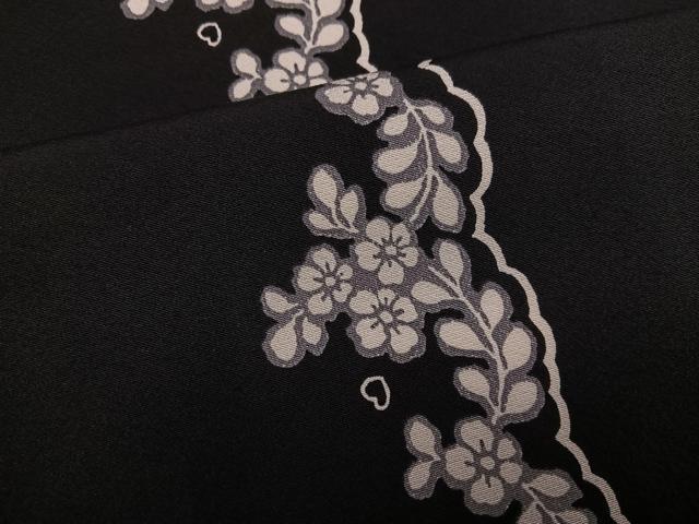 平和屋着物●松田聖子 SEIKOMATSUDA 小紋 花間道 黒地 正絹 逸品 AABG9048ph