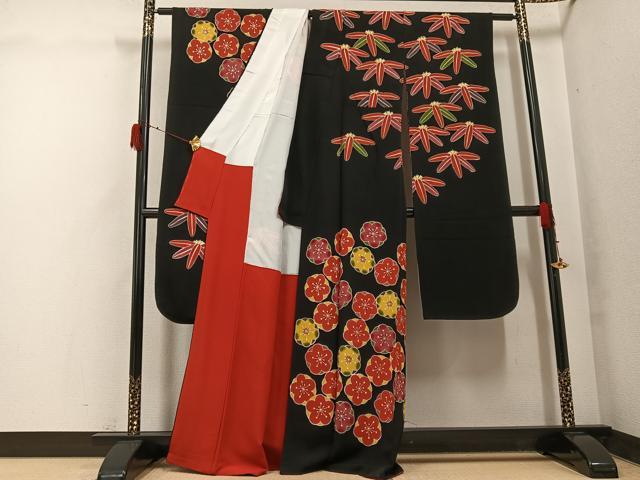 平和屋着物●豪華振袖 紅型 梅笹文 黒地 鬼しぼ縮緬 正絹 逸品 AABG9572ph
