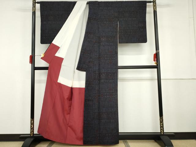 平和屋着物●本場結城紬 重要無形文化財 80亀甲 洋花文 正絹 逸品 AABG9889cs