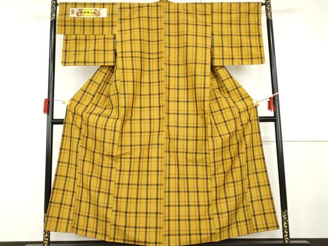 平和屋着物●本場黄八丈 平織 紬 格子 証紙付き 正絹 逸品 未使用 AABG9952cs