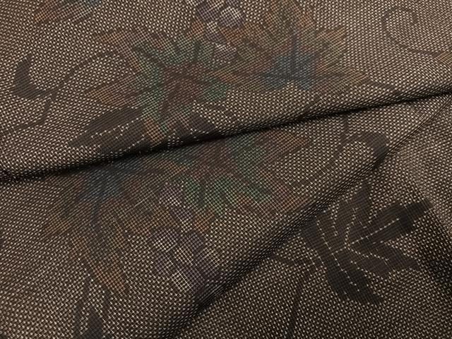 平和屋着物●本場大島紬 カタス7マルキ 葡萄唐草文 正絹 逸品 AABH0441ph