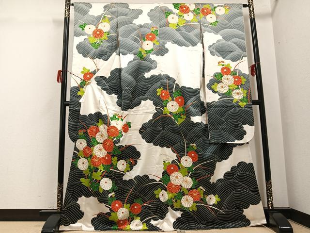 平和屋着物●豪華振袖 駒刺繍 立波菊文 金彩 正絹 逸品 AABH0463ph