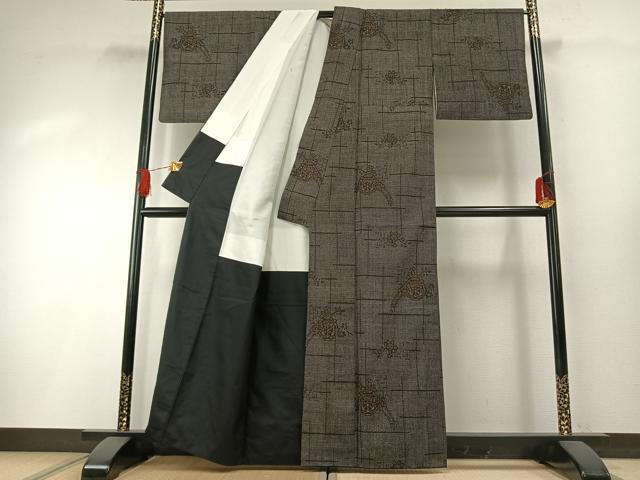 平和屋着物●本場結城紬 重要無形文化財 100亀甲 片輪車花文 正絹 逸品 AABH0546fy