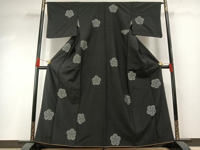 平和屋着物●上質な紬 ねじ梅 黒地 正絹 逸品 AABH0855fy