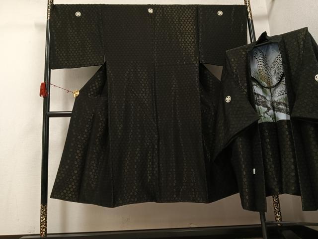 平和屋着物●男性 黒紋付・羽織セット 亀甲文 金通し地 正絹 逸品 AABH2070ph