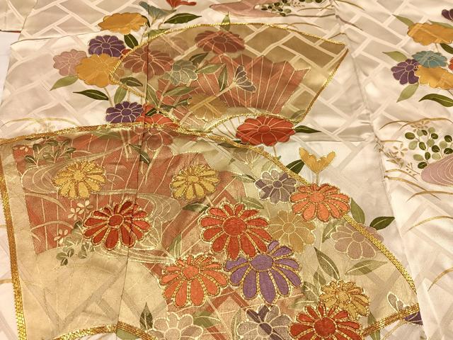 平和屋着物●豪華振袖 駒刺繍 地紙花文 金彩 正絹 逸品 AABH3097ph