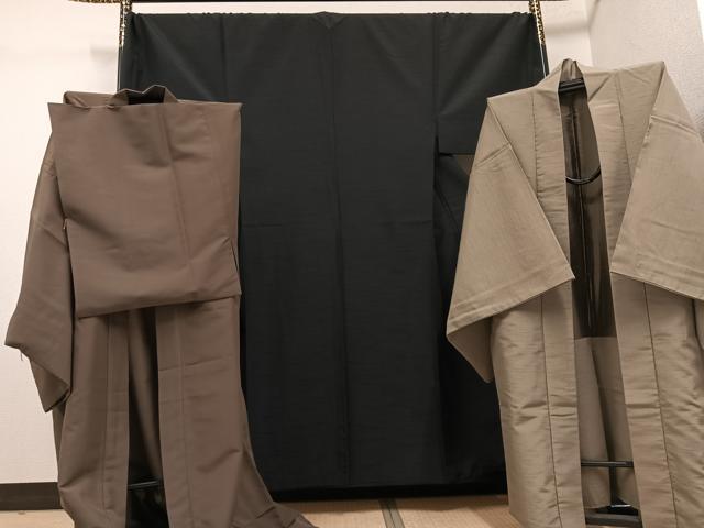 平和屋着物●男性 色無地 アンサンブル 長襦袢(無双仕立て)セット 蝋色×空五倍子色 洗える着物 AABH3819ph