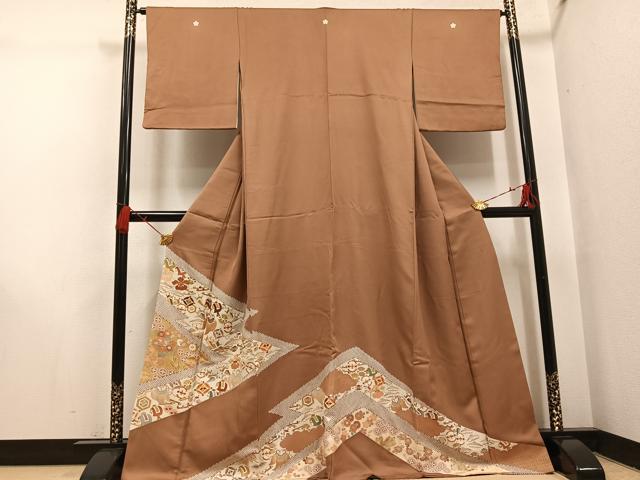 平和屋着物●創業460年・千總　色留袖　駒刺繍　花宝尽くし　金彩　正絹　逸品　AABH4176ph 平和屋本店○極上 創業460年・千總 色留袖 駒刺繍 南蛮船 人物文 浅