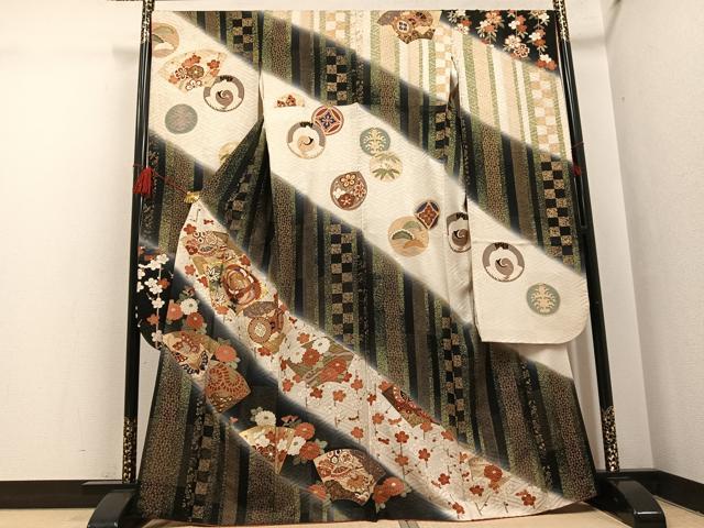 平和屋着物●英王室献上友禅作家 木下勝功 振袖 駒刺繍 地紙花蝶群れ鶴吉祥文 暈し染め 金彩 正絹 逸品 AABH5242ph