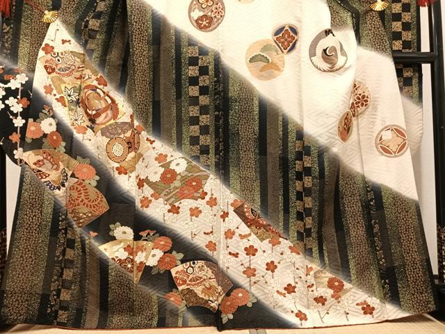 平和屋着物●英王室献上友禅作家 木下勝功 振袖 駒刺繍 地紙花蝶群れ鶴吉祥文 暈し染め 金彩 正絹 逸品 AABH5242ph
