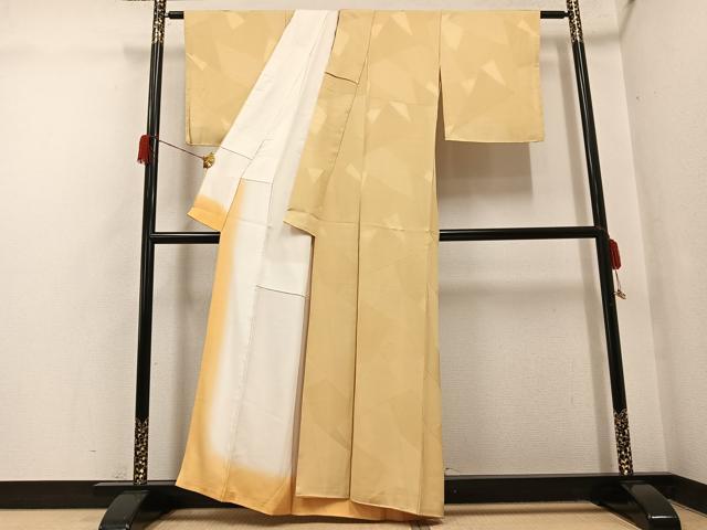 平和屋着物●上質な色無地 幾何学地紋 蜂蜜色 正絹 逸品 AABH5384ph