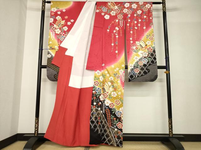 平和屋着物●豪華振袖 駒刺繍 雪輪花蝶文 金彩 正絹 逸品 AABH5831ck