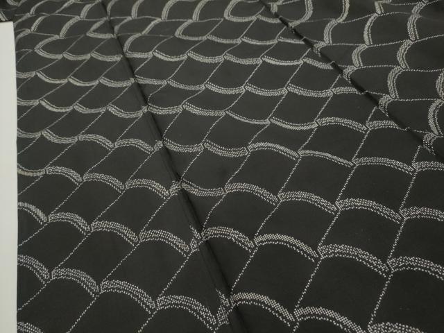 平和屋着物■本場大島紬 瓦文 黒地 正絹 逸品 AABH5949sx