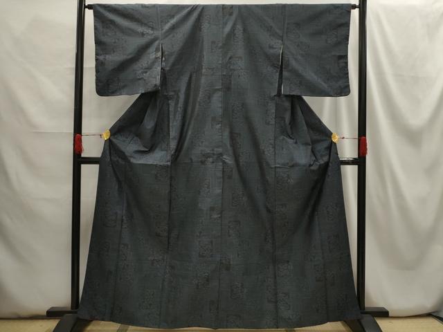 平和屋着物●本場大島紬　色紙花文　黒地　正絹　逸品　未使用　AABE8538cs 平和屋着物○本場大島紬 色紙重ね花唐草文 正絹 逸品 未使用