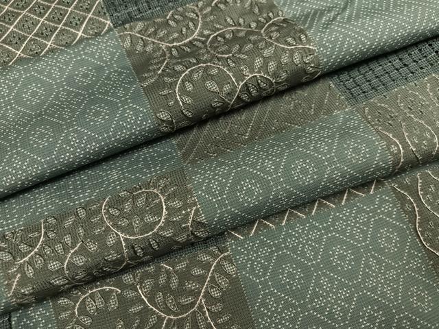 平和屋着物●本場大島紬 中国三大刺繍 汕頭刺繍 スワトウ刺繍 カタス7マルキ 市松吉祥文 正絹 逸品 未使用 AABH6923ph