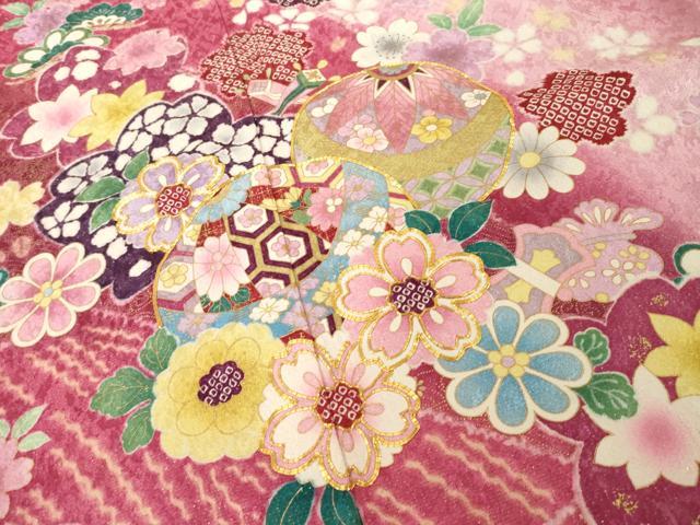 平和屋着物●豪華振袖 駒刺繍 花毬文 暈し染め 金通し地 ロング丈 正絹 逸品 AABH7007ck