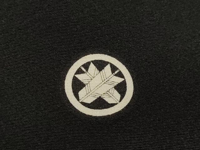 平和屋着物●世界的ファッションデザイナー 山本寛斎 kansaiブランド 黒留袖 駒刺繍 懸崖松唐花鏡図文 金彩 さが美扱い 逸品 AABH7025ck