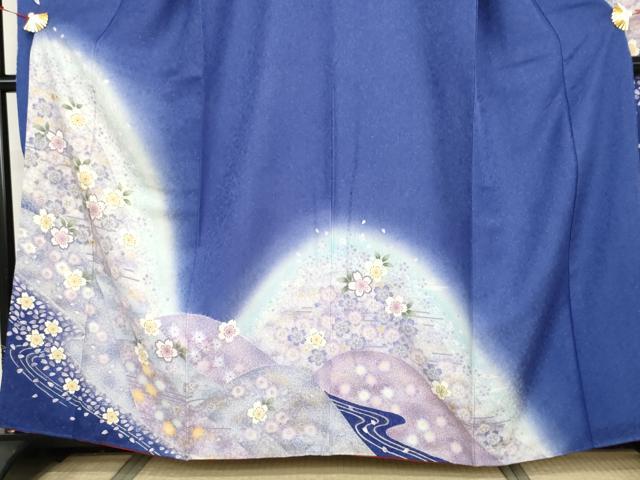 平和屋着物●豪華振袖 駒刺繍 流水花文 暈し染め たたき染め 金彩 金通し地 正絹 逸品 AABH7201cs