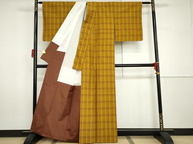 平和屋着物●本場黄八丈 平織 紬 格子 正絹 逸品 未使用 AABH8848cs