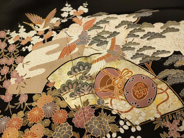 平和屋着物■豪華黒留袖 駒刺繍 飛鶴地紙太鼓文 暈し染め 金銀彩 正絹 逸品 AABH9104fw