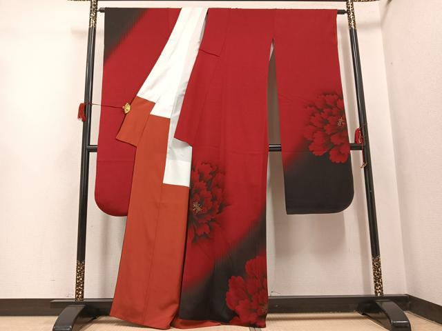 平和屋着物●豪華振袖 牡丹 暈し染め 金彩 正絹 逸品 AABH9630ph