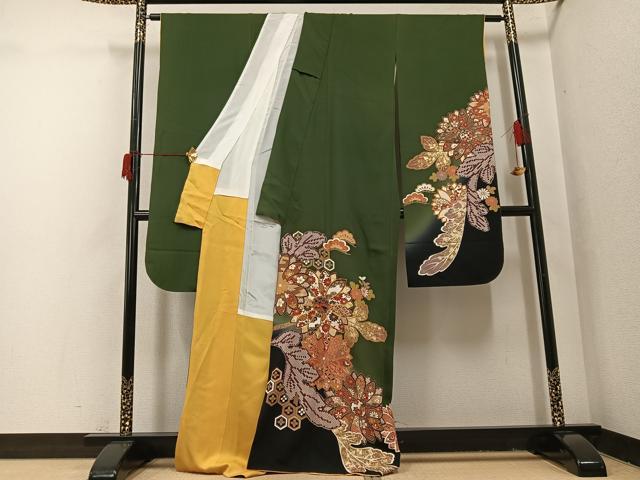 平和屋着物●豪華振袖 駒刺繍 草花文 金彩 正絹 逸品 AABH9725ph