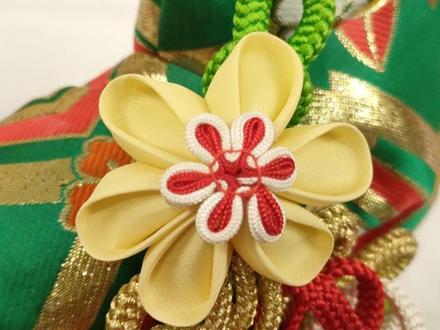 平和屋本店∵七五三 女の子 つけ帯・帯締めセット 松皮菱花文 つまみ細工 金糸 箱付き AABI0435ja