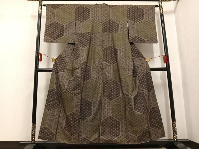 平和屋着物●本場大島紬 一元7マルキ 麻の葉亀甲文 正絹 逸品 AABI0484ph