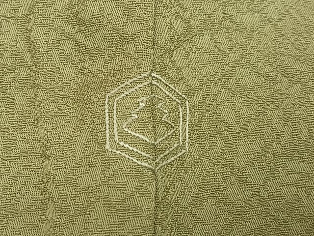 平和屋着物●上質な色無地 作家物 泥草木染 紋意匠 黄海松茶色 正絹 逸品 AABI0486ph