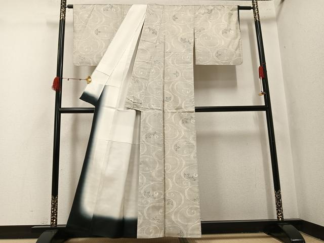 平和屋着物●本場大島紬 白大島 カタス7マルキ 唐草文 正絹 逸品 AABI0556ph