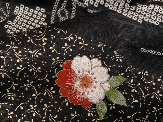 平和屋着物●豪華振袖・長襦袢(無双仕立て)セット 駒刺繍 絞り 花唐草文 黒地 金彩 正絹 逸品 AABI0587ph
