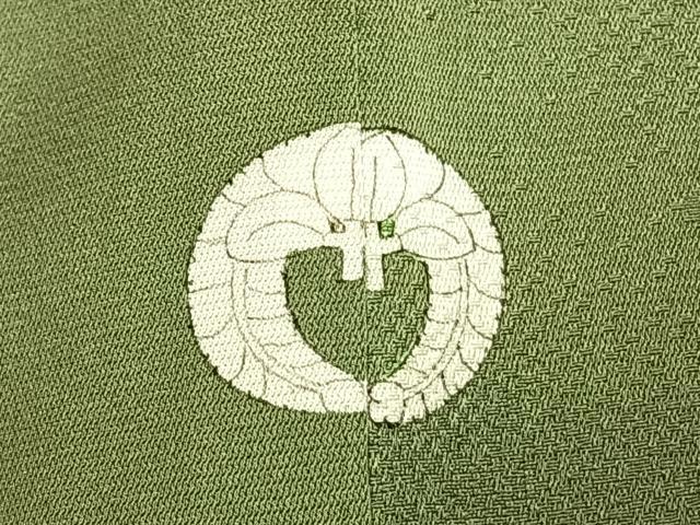 平和屋着物●上質な色無地 泥草木染 花蝶地紋 松葉色 反端付き 正絹 逸品 AABI1206fy