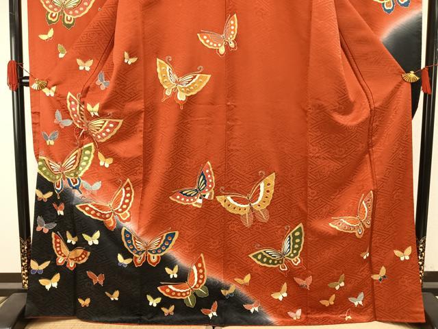 平和屋着物●豪華振袖 駒刺繍 舞蝶文 暈し染め 金彩 正絹 逸品 AABI1297fy
