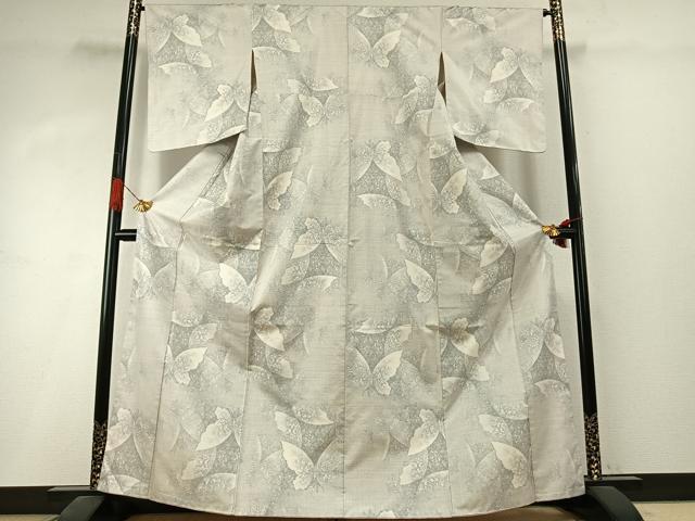 平和屋着物●本場大島紬 白大島 カタス9マルキ 舞蝶文 正絹 逸品 未使用 AABI1675fy