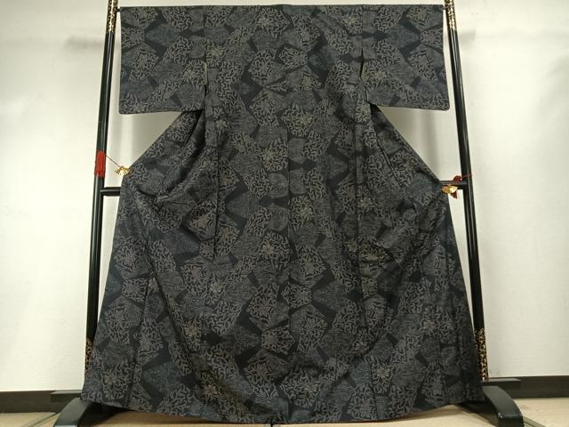 平和屋着物●本場大島紬 カタス 切嵌花唐草文 正絹 逸品 AABI1784fy