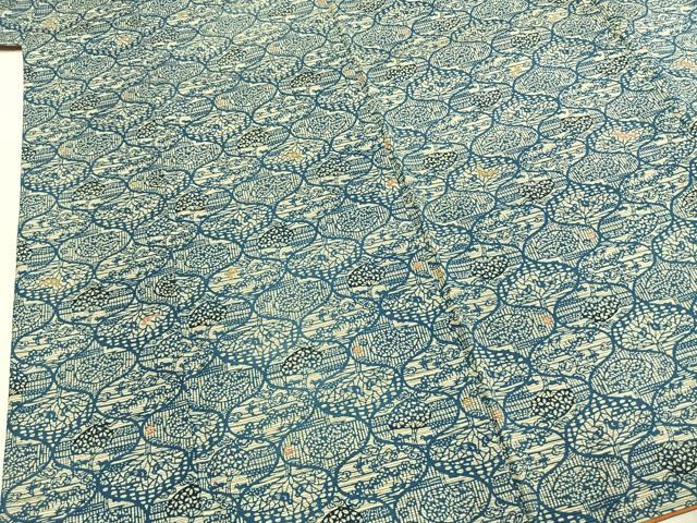 平和屋着物●上質な紬 本藍 型染め 花鳥風景文 正絹 逸品 AABI1821fy
