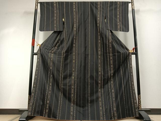 平和屋着物●本場大島紬 刺子 刺繍 幾何学文様 黒地 正絹 逸品 AABI1837fy