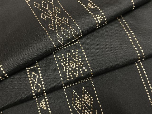 平和屋着物●本場大島紬 刺子 刺繍 幾何学文様 黒地 正絹 逸品 AABI1837fy