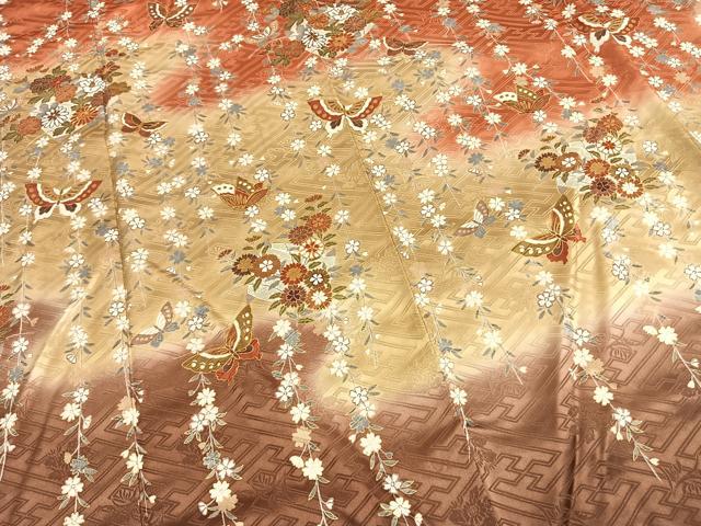 平和屋着物●豪華振袖 駒刺繍 花蝶文 暈し染め 金彩 正絹 逸品 AABI1890fy