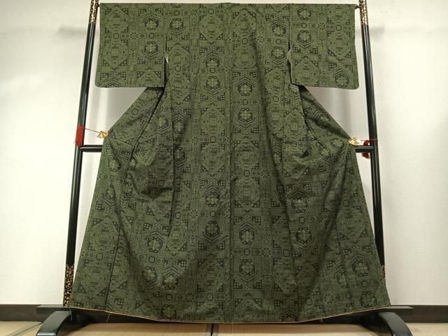 平和屋着物●本場大島紬 一元絣 幾何学花文 正絹 逸品 未使用 AABI1922fy