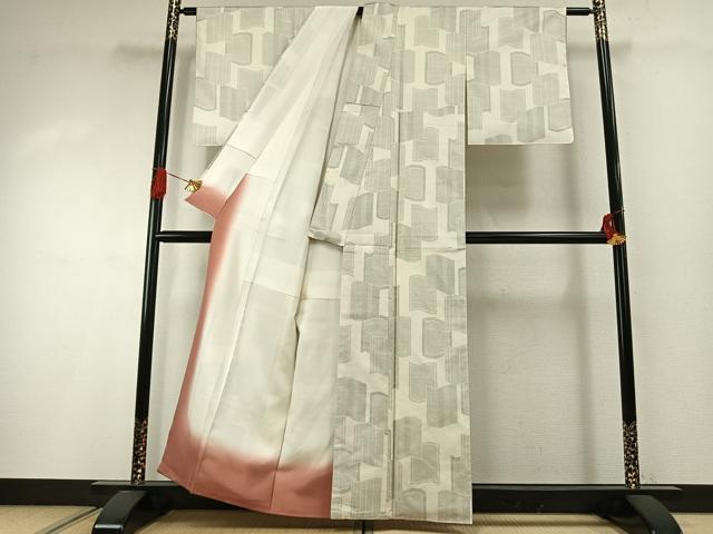 平和屋着物●本場大島紬 白大島 カタス7マルキ 手織 瓦文様 友原織物謹製 証紙付き 正絹 逸品 未使用 AABI1940fy