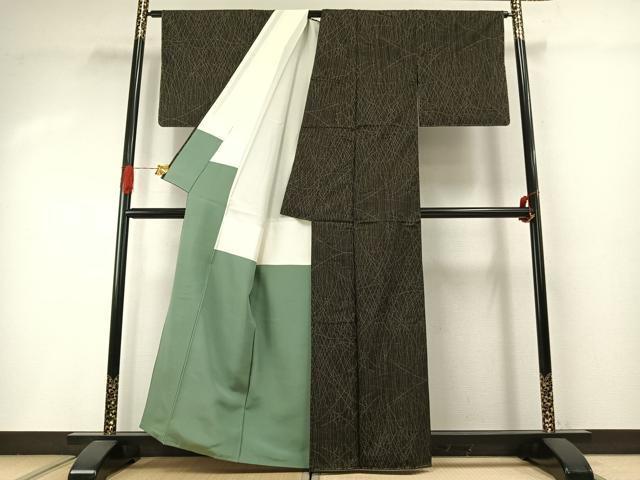 平和屋着物●本場大島紬 一元7マルキ 幾何学文様 黒地 正絹 逸品 未使用 AABI1966fy