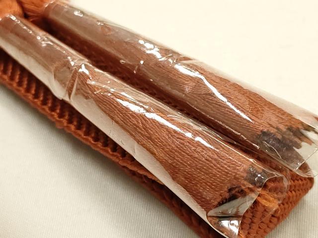 平和屋本店●和装小物 帯締め・帯揚げセット 笹浪組 舞蝶花文 彩はなどき 暈し染め 金糸 正絹 逸品 未使用 AABI2283ay