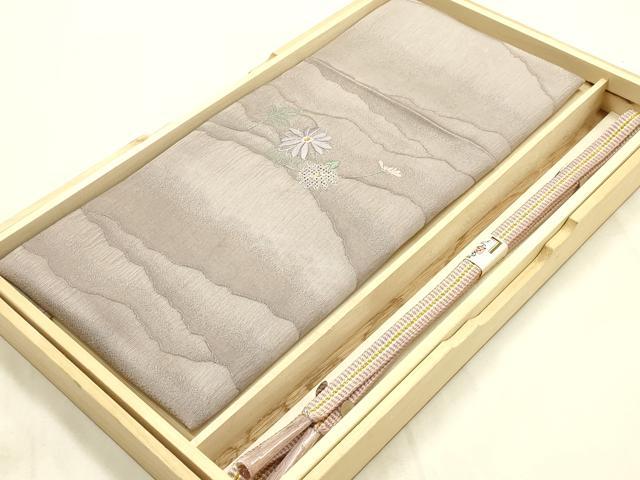平和屋本店●和装小物　帯締め・帯揚げセット　平組　刺繍　草花文　金糸　正絹　逸品　未使用　AABI2287ay 平和屋本店○和装小物 帯締め・帯揚げセット 平組 刺繍 草花文 金糸 正絹