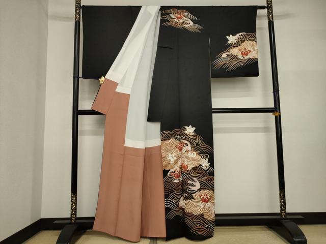 平和屋着物●十日町老舗ブランド 吉澤友禅 吾妻徳穂 訪問着 駒刺繍 立波橘文 黒地 金彩 正絹 逸品 AABI2453ck