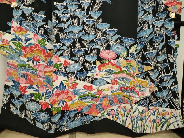 平和屋着物●豪華振袖 紅型 草花文 黒地 鬼しぼ縮緬 鈴乃屋扱い 正絹 逸品 AABI2477ck