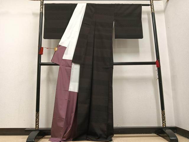 平和屋着物●お召 横段花文 黒地 さが美扱い 正絹 逸品 AABI2994ph