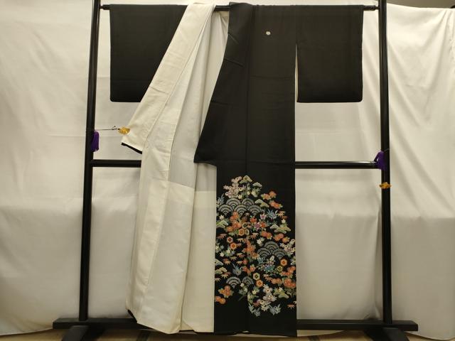 平和屋着物■豪華黒留袖 刺繍 吉祥草花文 金糸 金彩 正絹 逸品 AABI4374sx