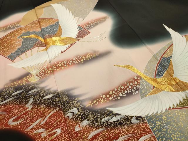平和屋着物■豪華黒留袖 駒刺繍 扇面飛鶴文 暈し染め 金銀彩 正絹 逸品 AABI4383sx