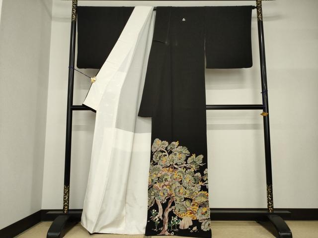 平和屋着物●本加賀友禅作家 室田眞人 黒留袖 流水松文 正絹 逸品 AABI4549ck